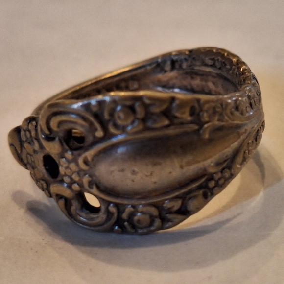 Vintage Spoon Ring Roger's size 7 - Picture 1 of 5